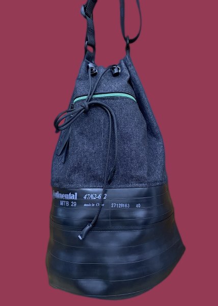 Schlichtes und edles Design. Eine ganz besondere Tasche im Unisex-Design